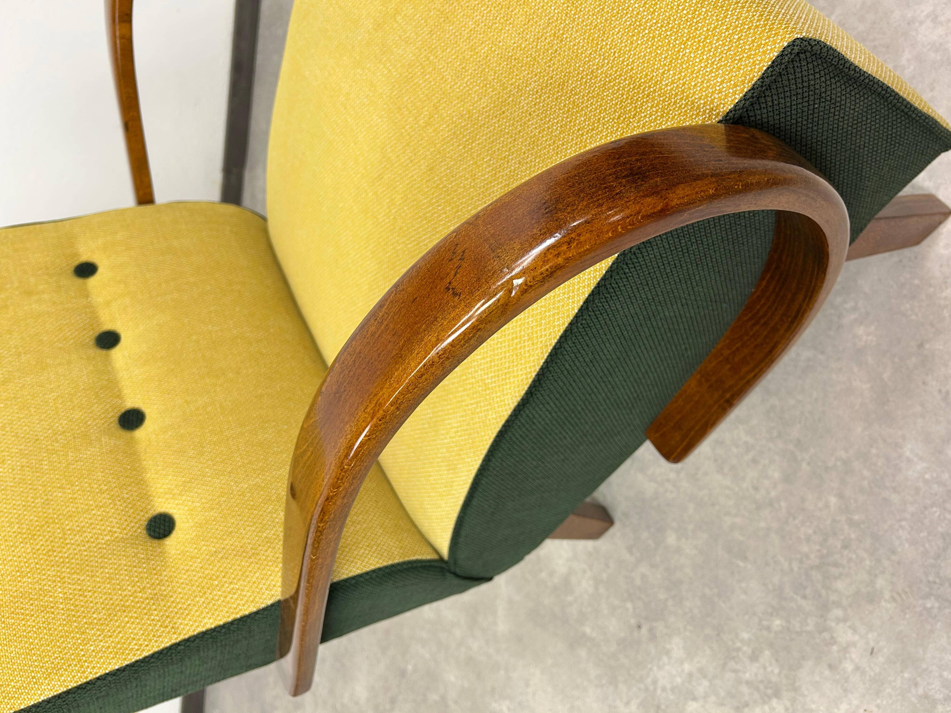 Duocolor armchairs by Jindřich Halabala