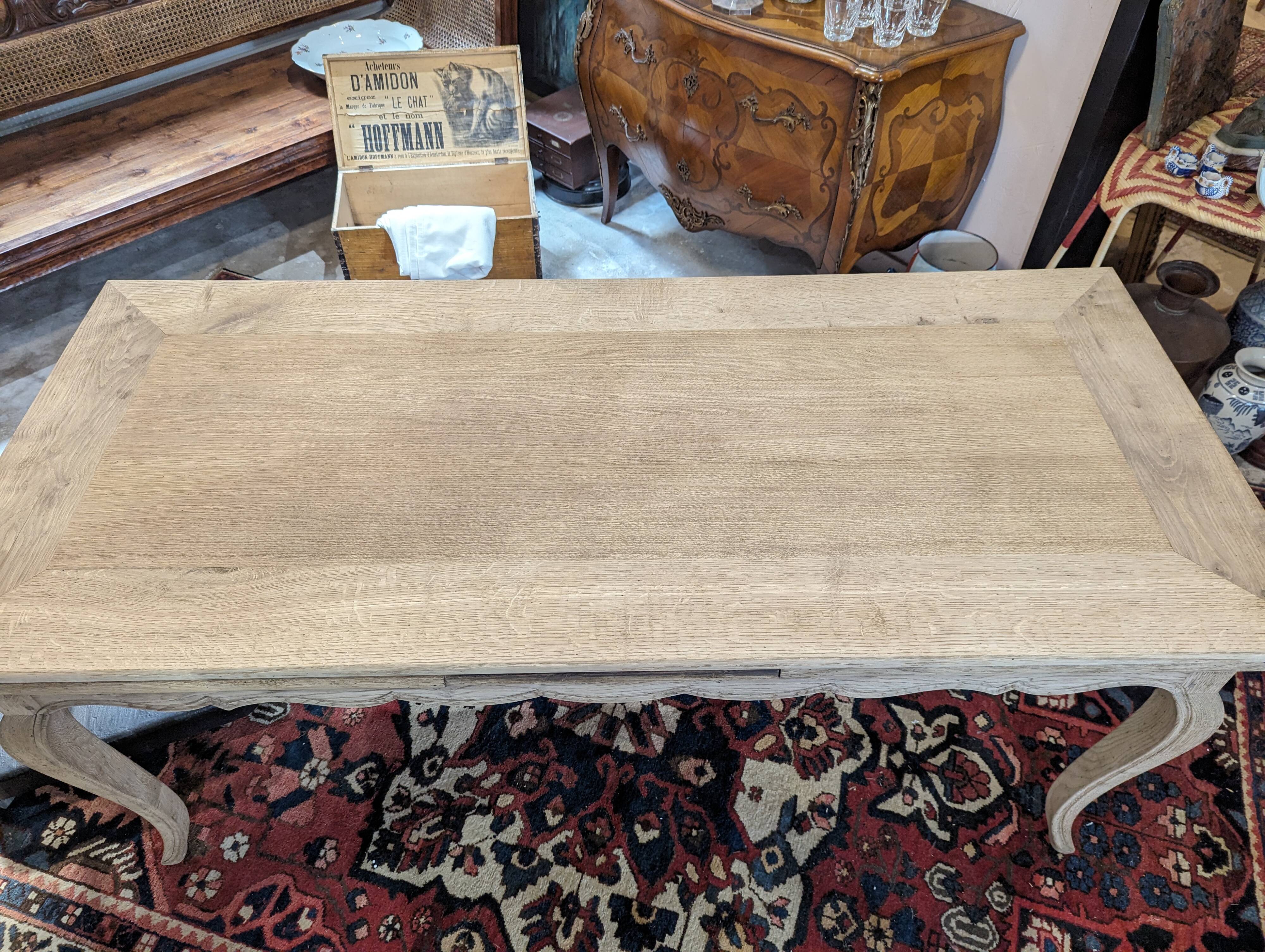 Table de ferme de style louis XV