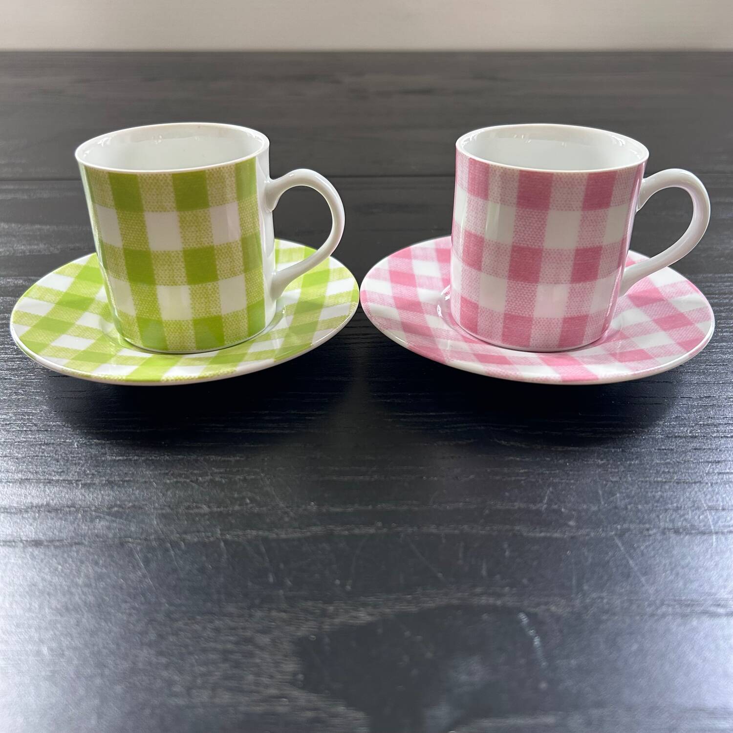 Paire de tasses décor Vichy