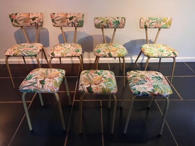 Ensemble table chaise tabourets formica motif exotique