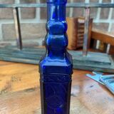 Petite bouteille ancienne bleue cobalt