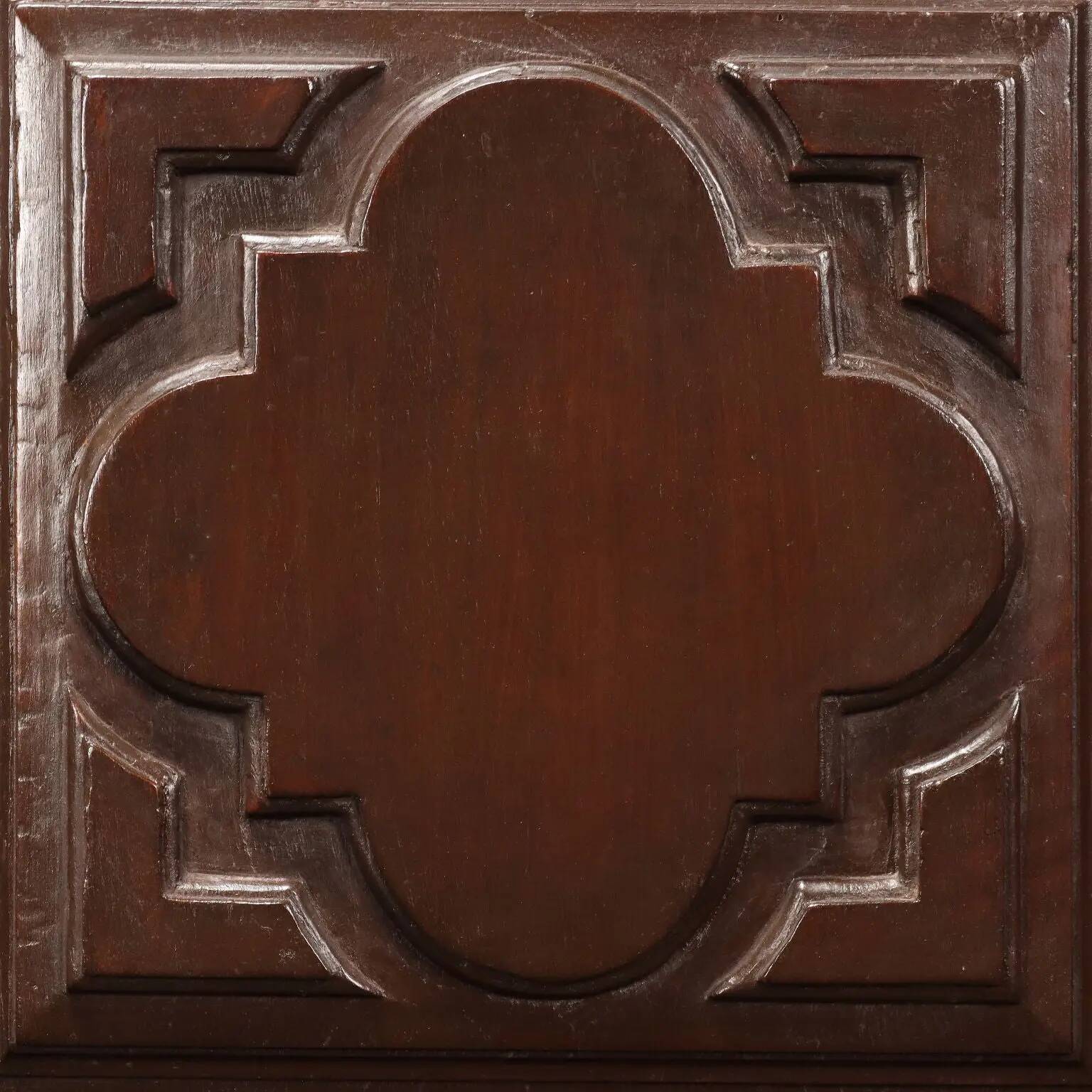 Antique baroque wardrobe in walnut, Italy, 18th century.