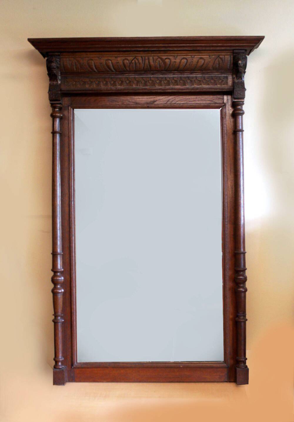 Oak mirror, Renaissance style, 20th century.
