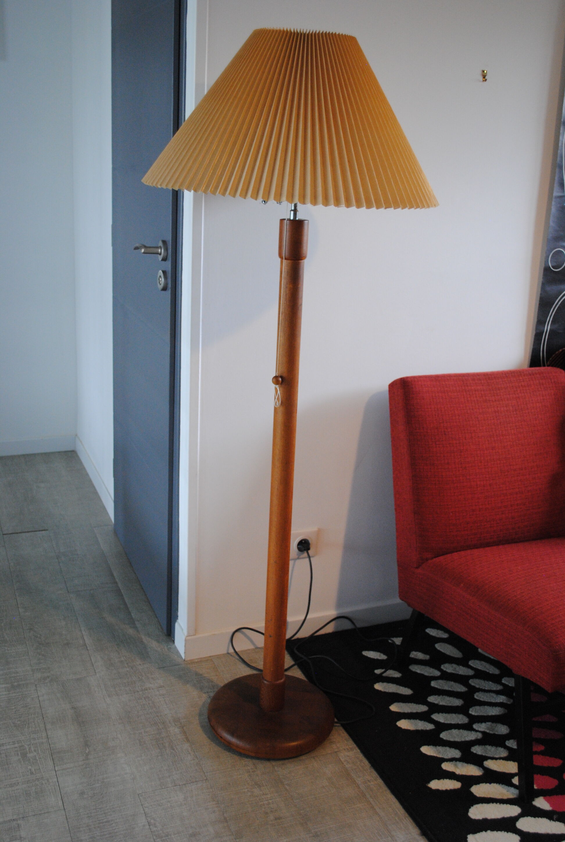 Scandinavian wooden lamppost