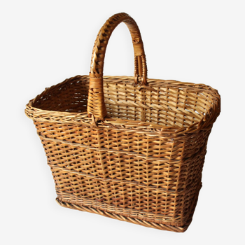 Wicker shopping basket braided handmade, vintage from the 70s