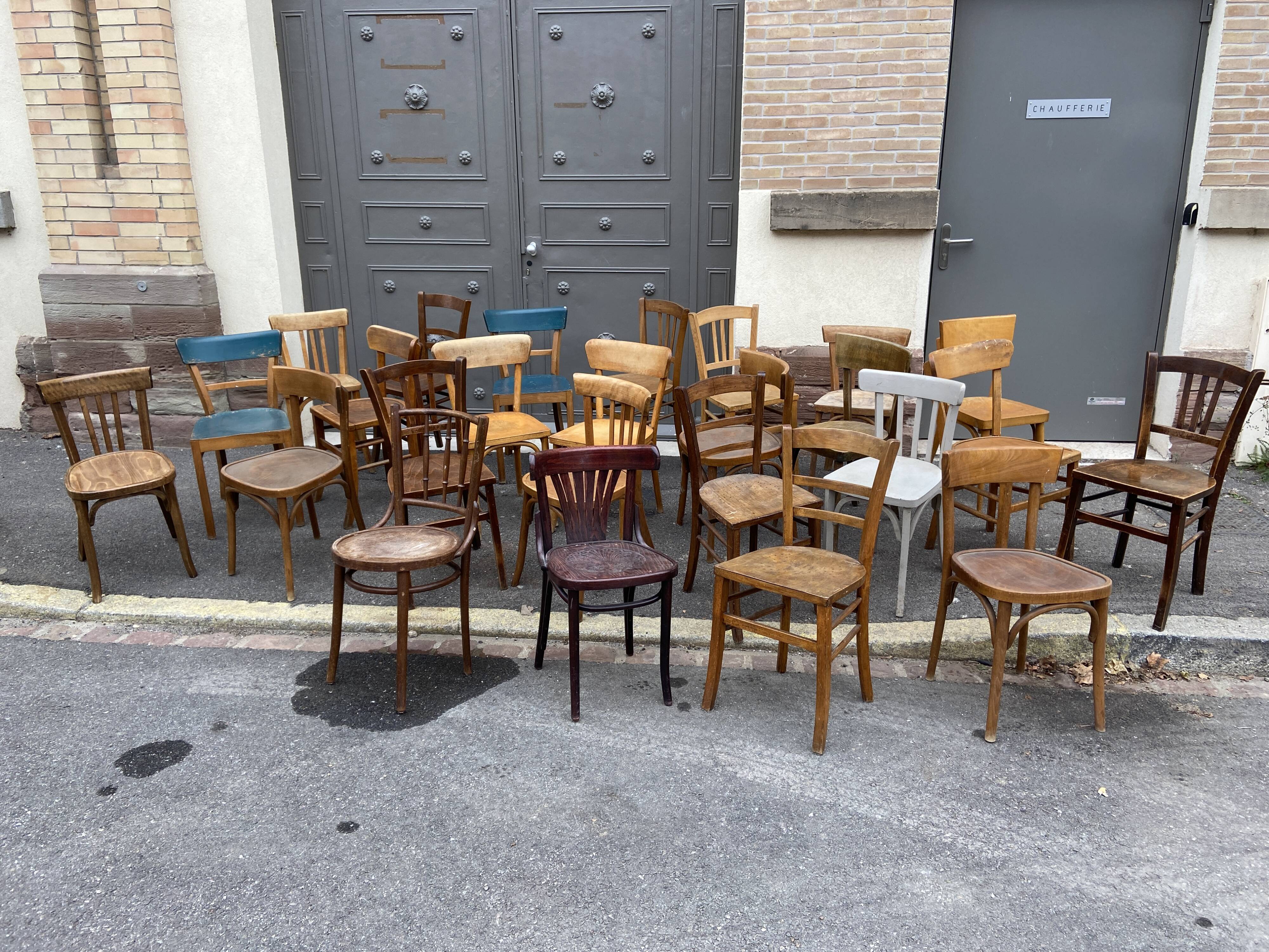 Lot 25 chaises bistrot restaurant bois courbé vintage