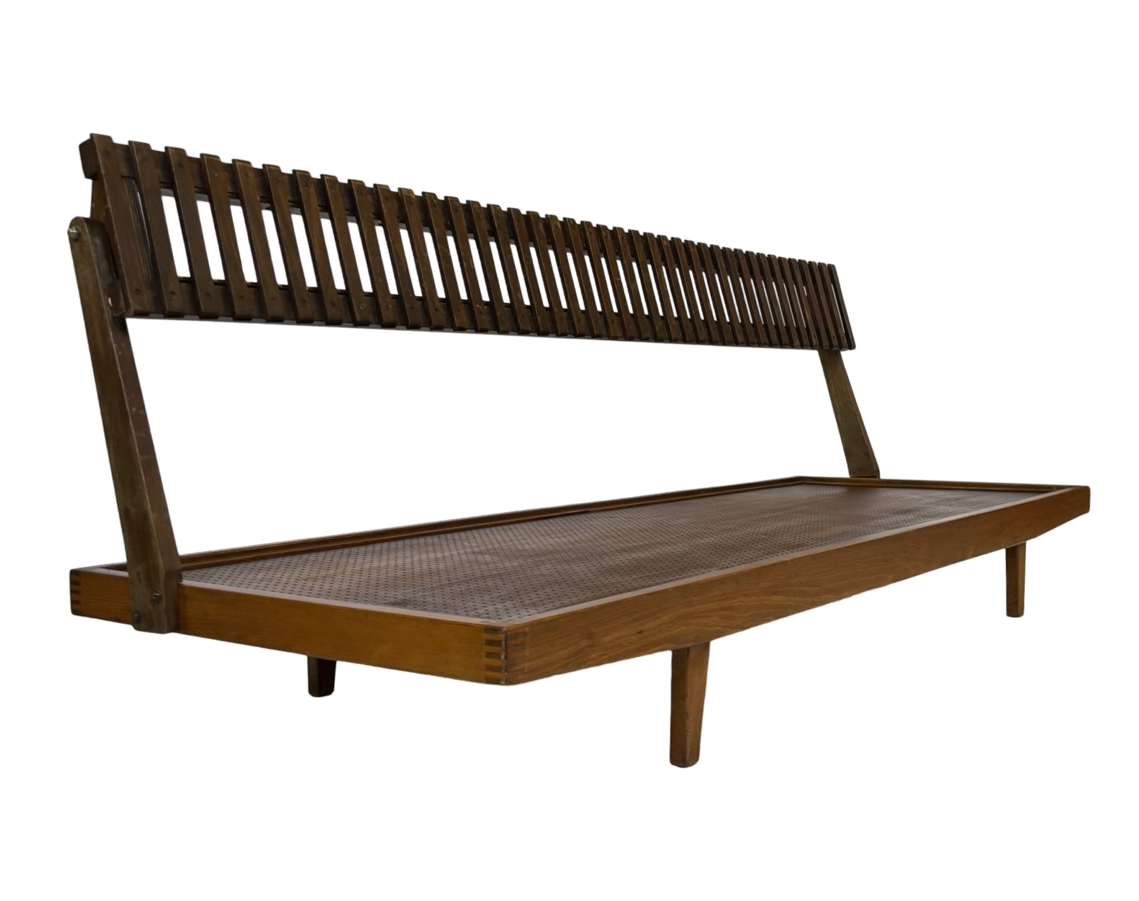 Mid-century daybed with removable backrest in oak 50's design