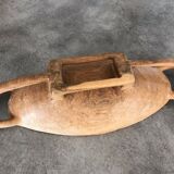 Carved wooden flat-plated - artisanal tribal art African cuisine