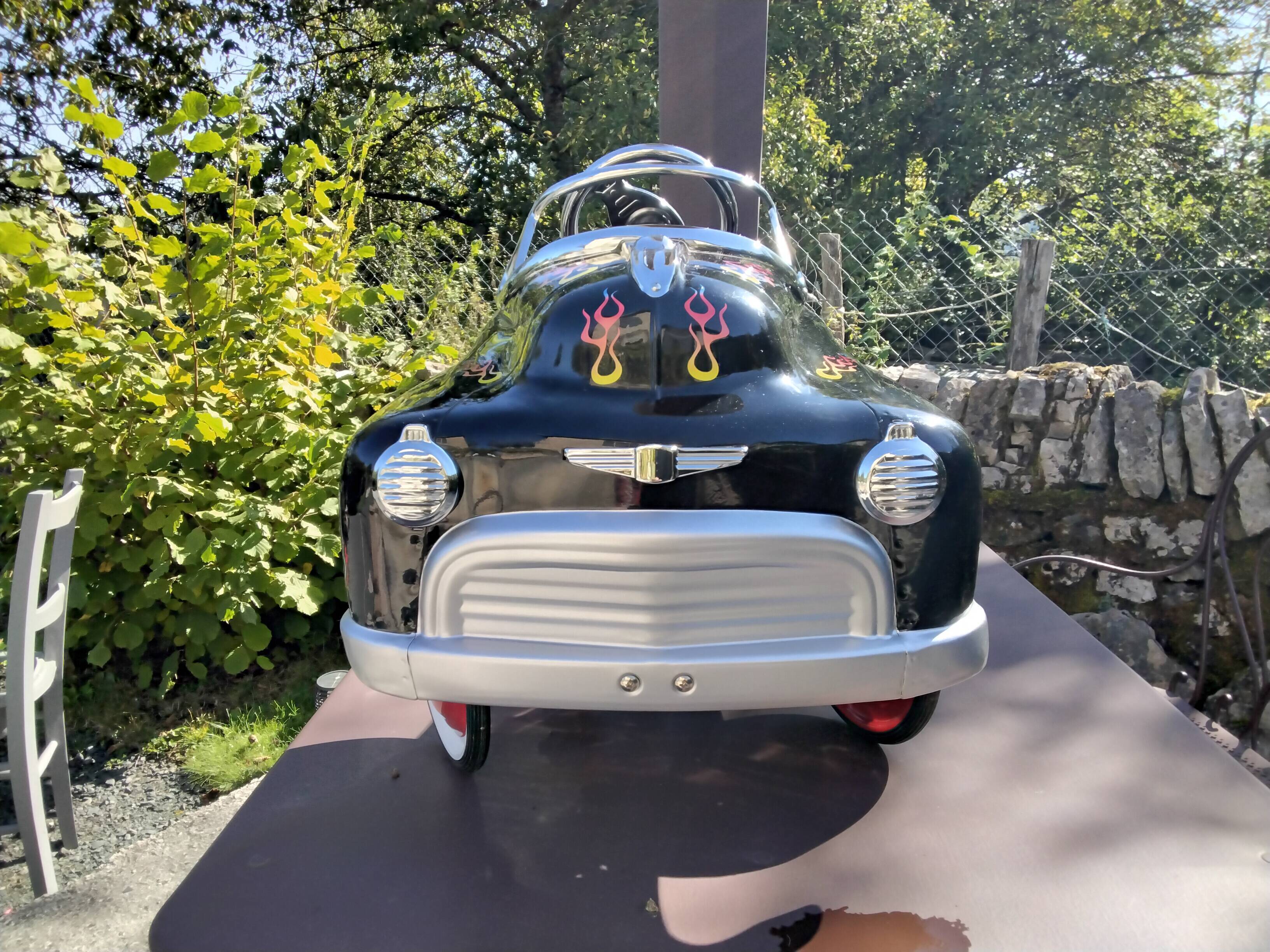 Voiture à pédales pour enfant 3 à  6 ans