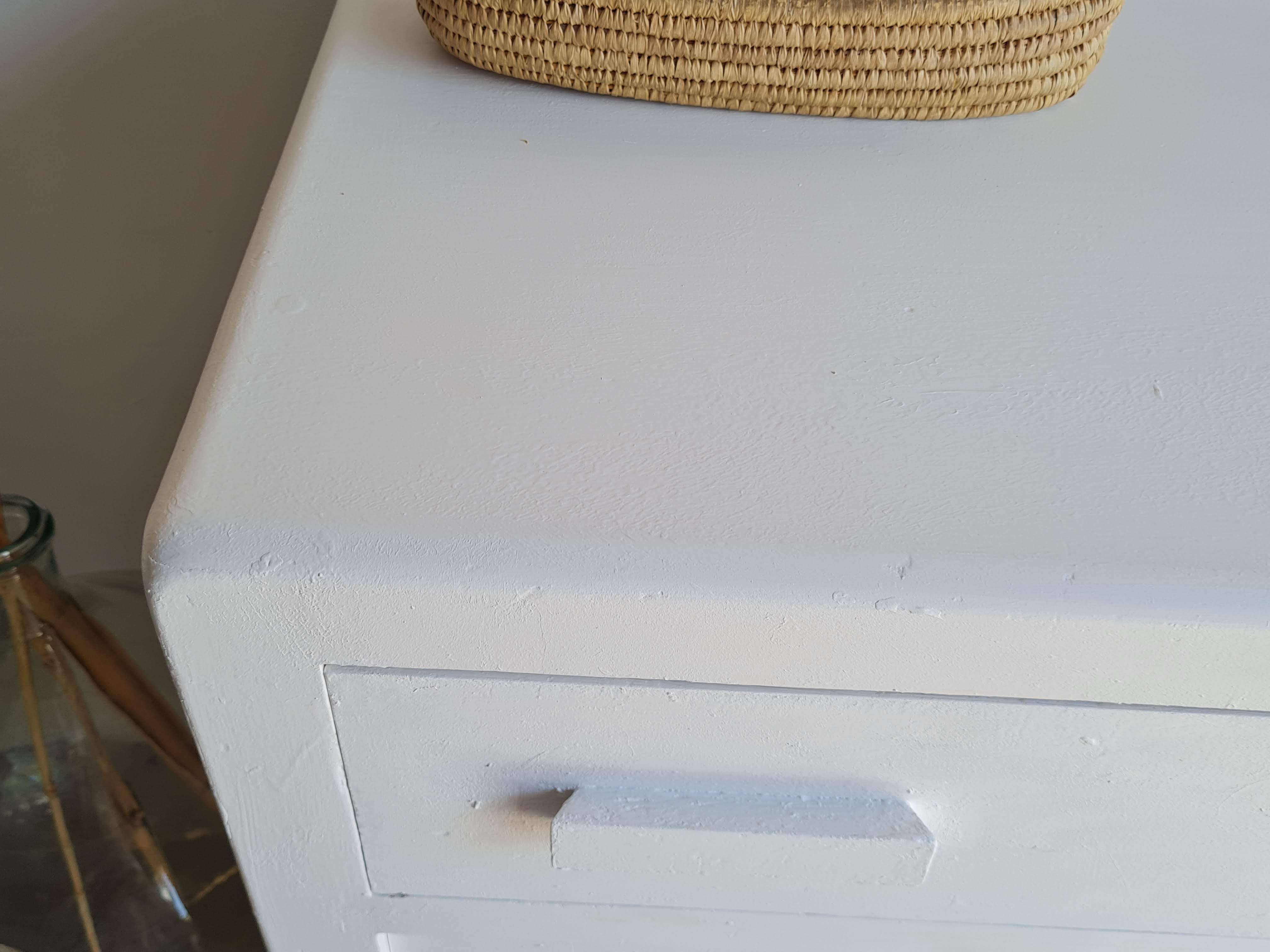 White vintage chest of drawers