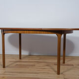 Table à manger extensible en teck ovale du milieu du siècle de McIntosh, années 1960