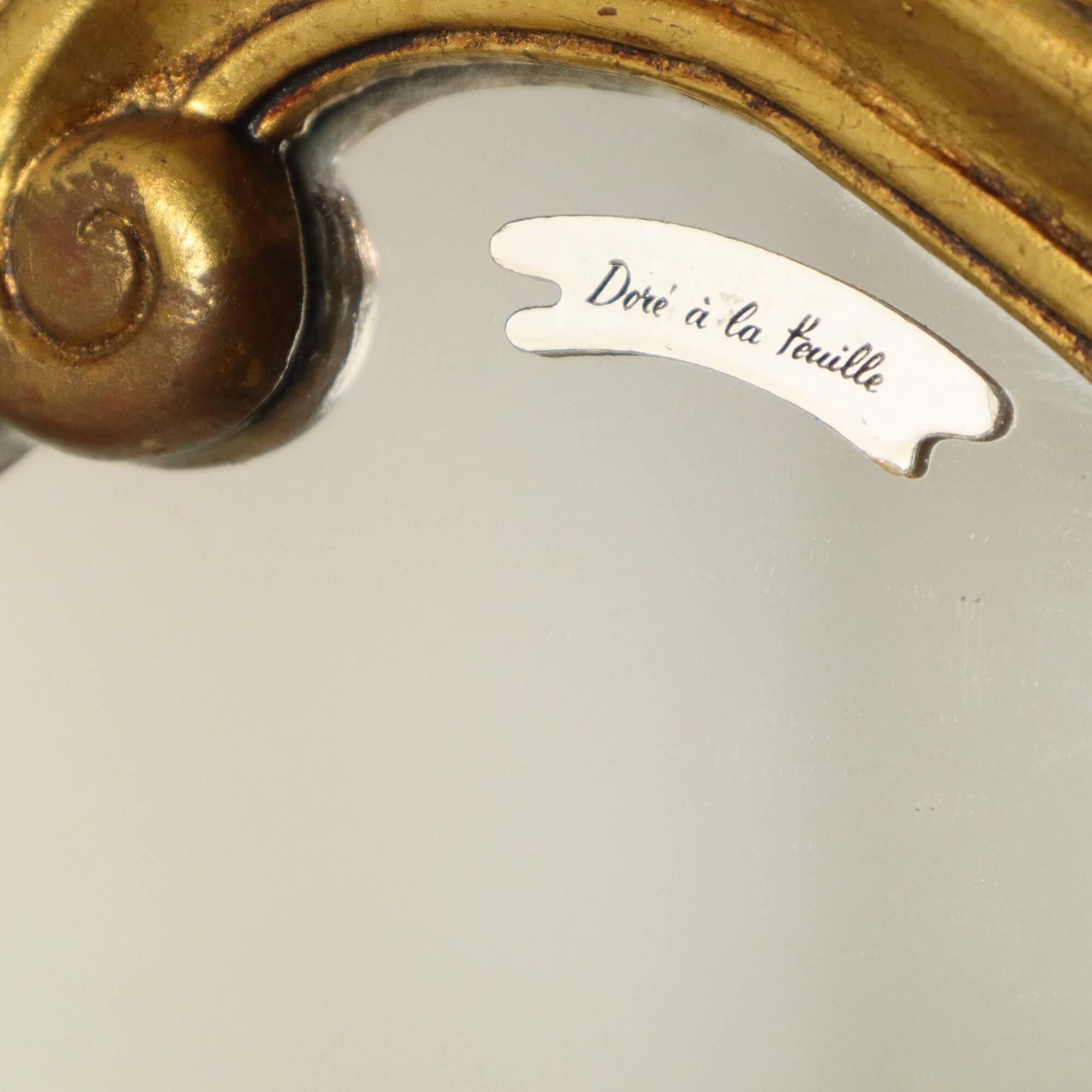 Miroir baroque doré à la feuille d'or, France années 60