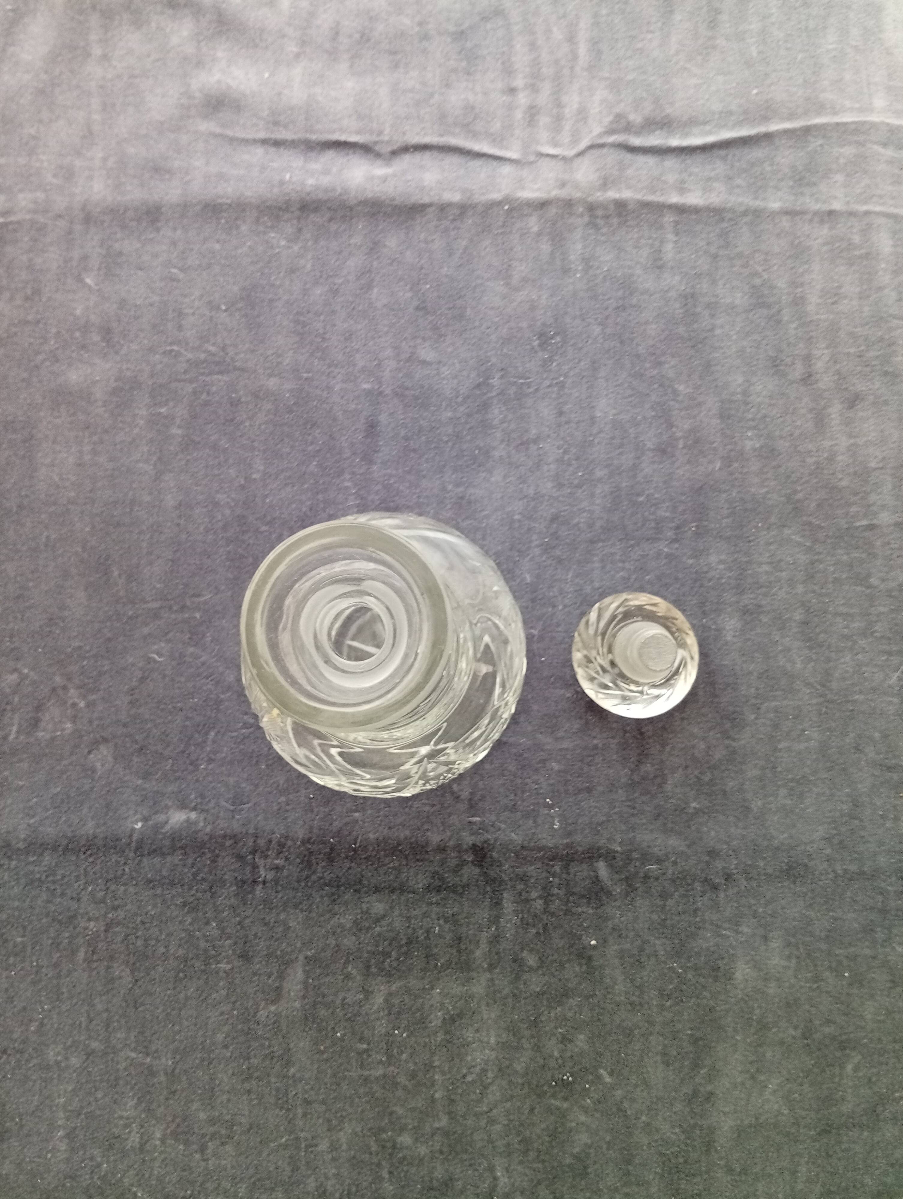 Crystal carafe from Zawiercie and its stopper.