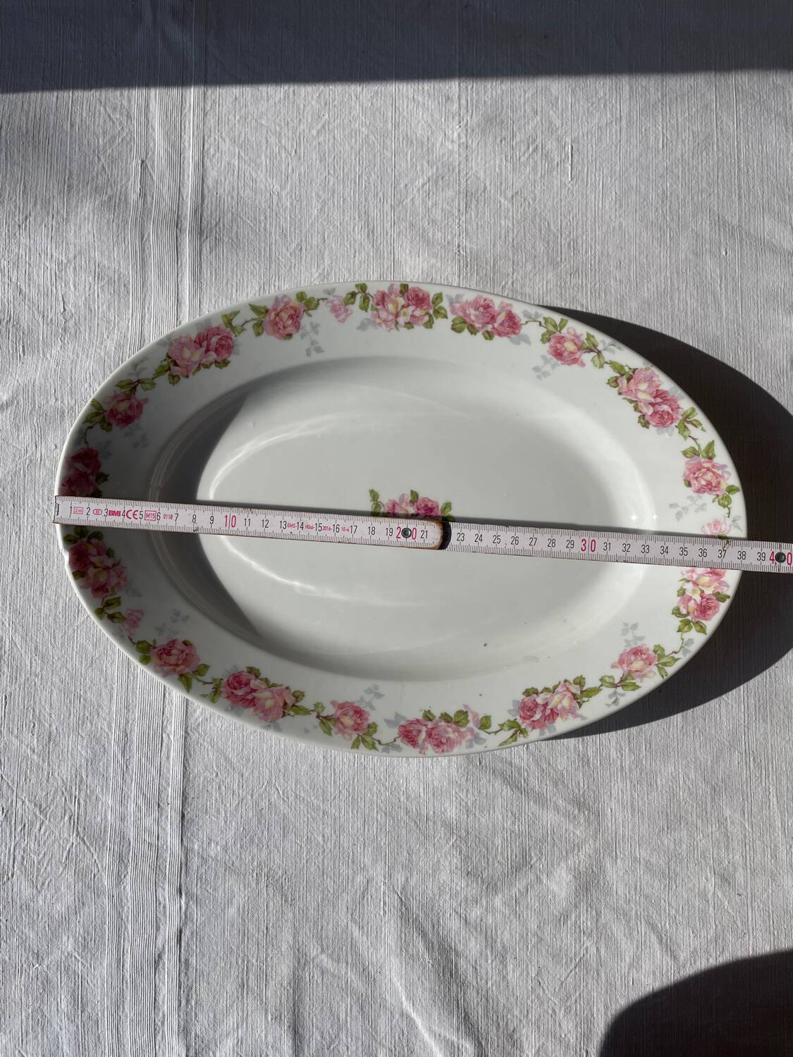 Set of 2 Limoge porcelain dishes, floral pattern.