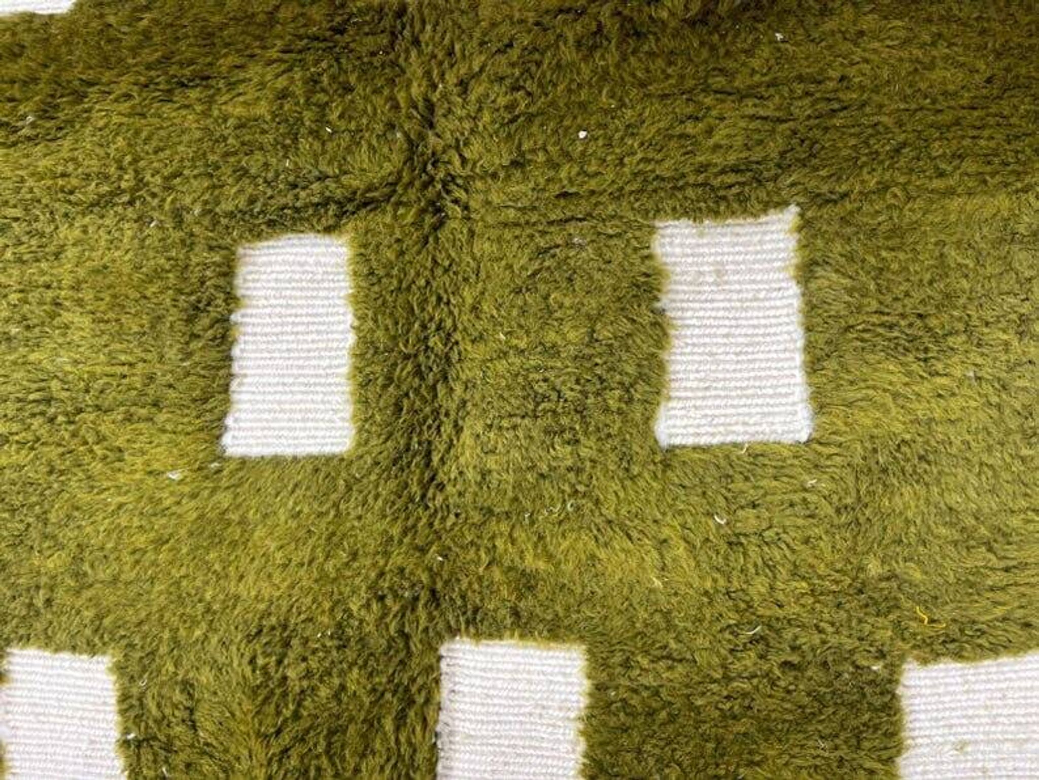 Handmade green pure wool rug, size 150 x 250 cm