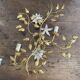 Grande applique fleurs et feuillage en métal doré années 50-60