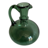 Carafe en verre verte forme bombée