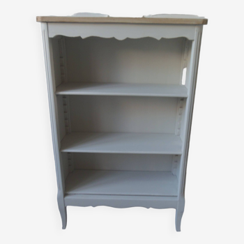 Small pearl gray patinated bookcase, 2 adjustable shelves, wooden top.