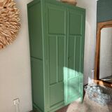 Armoire parisienne verte