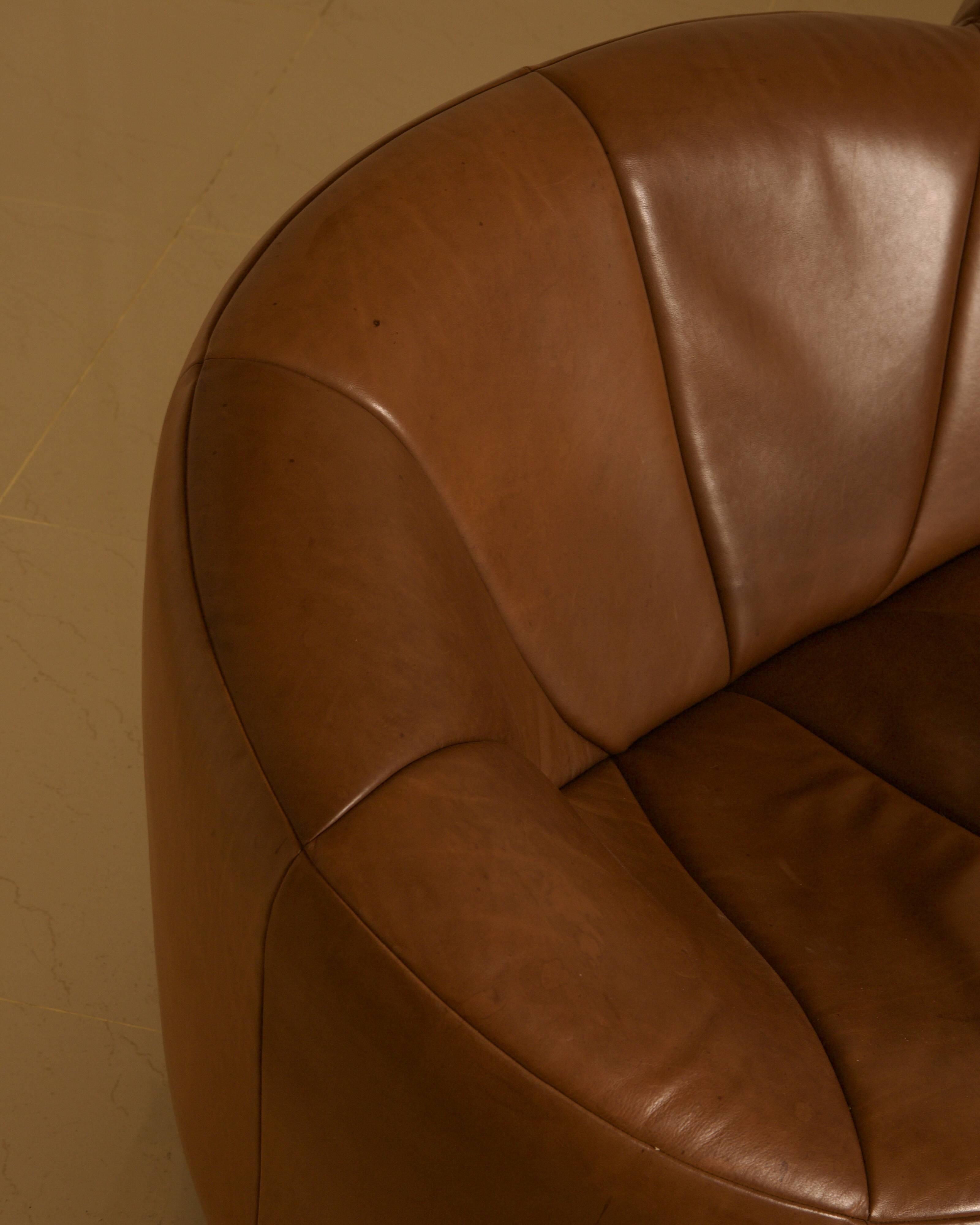 "Pumpkin" 3-seater canapé in patinated brown leather by Pierre Paulin for Arti.