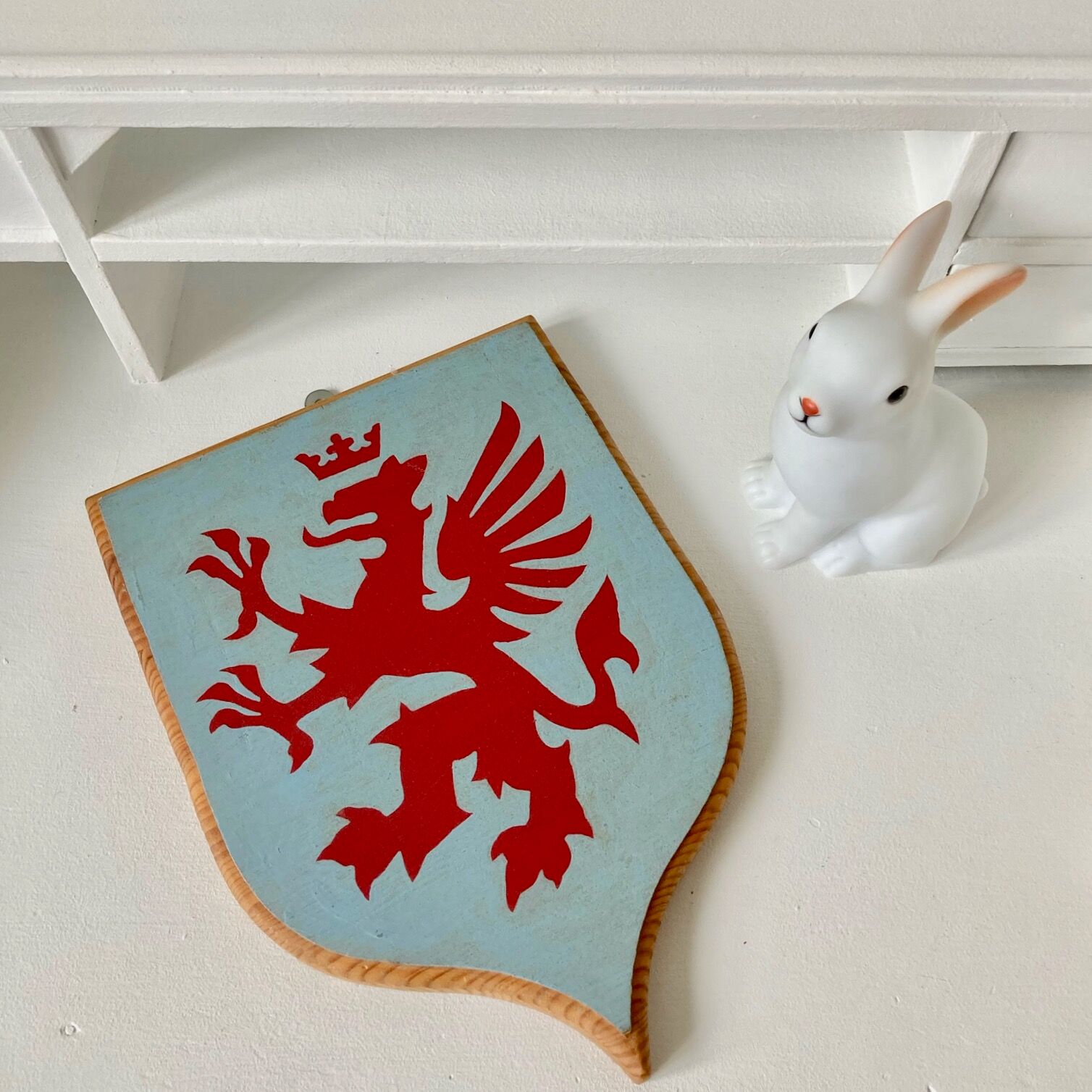 Blason écusson en bois décoration murale enfant