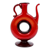 Carafe vintage en verre soufflé rouge « Anneau »