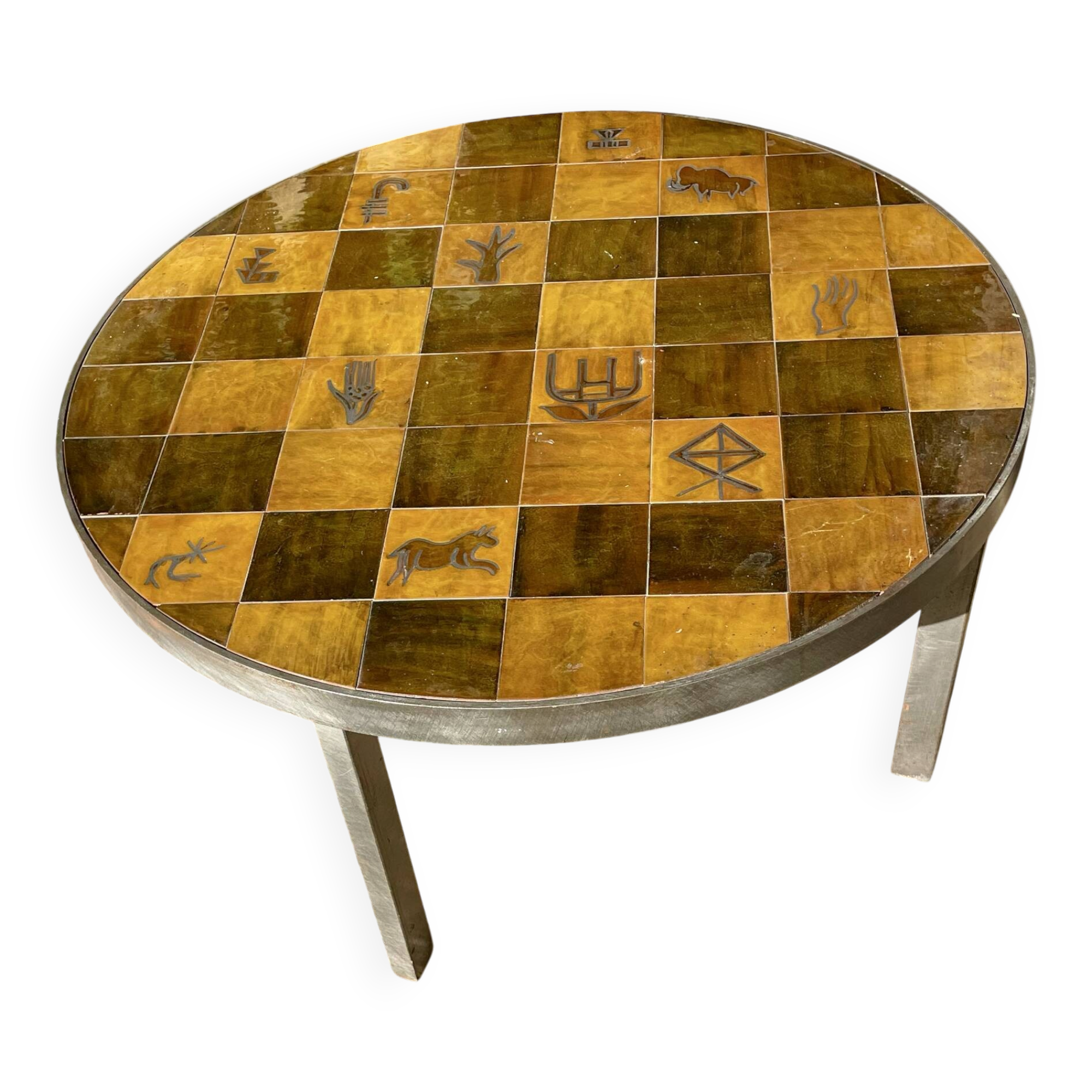Circular coffee table