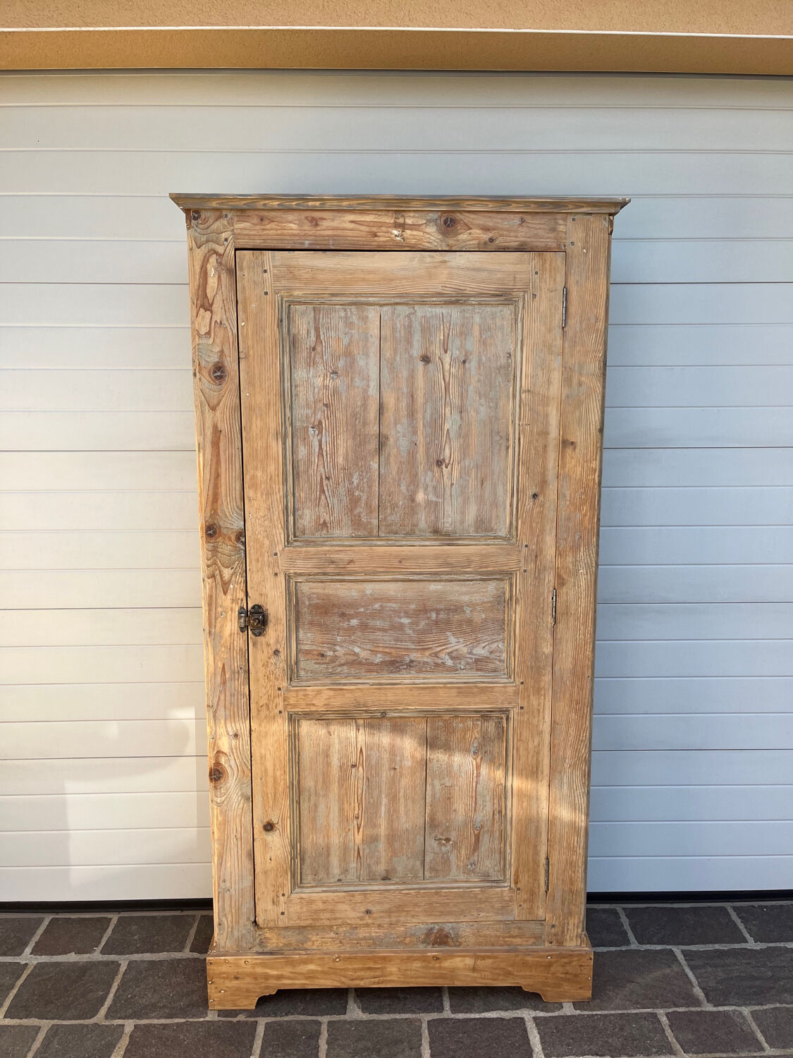 Parisian wardrobe/hosiery