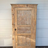 Parisian wardrobe/hosiery