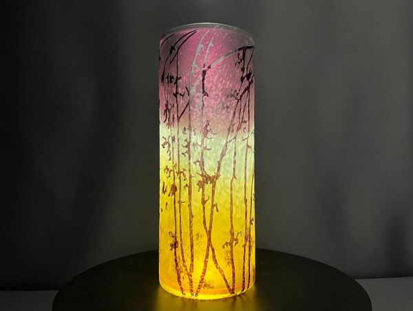 Vase en verre camée multicouche à décor végétal dégagé à l’acide