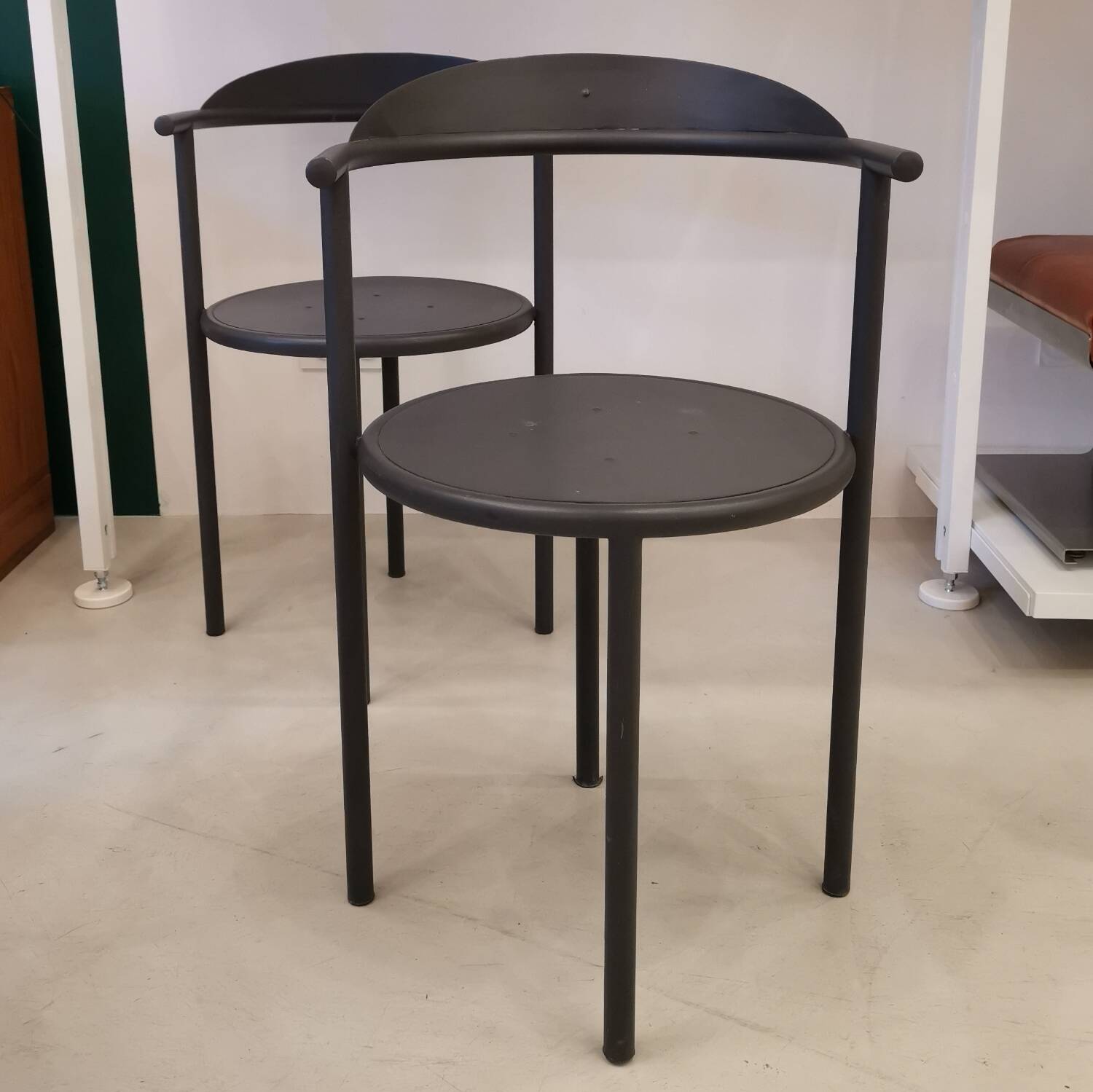 Paire de chaises Starck, modèle Hashwood, édition 3 Suisses, 1987