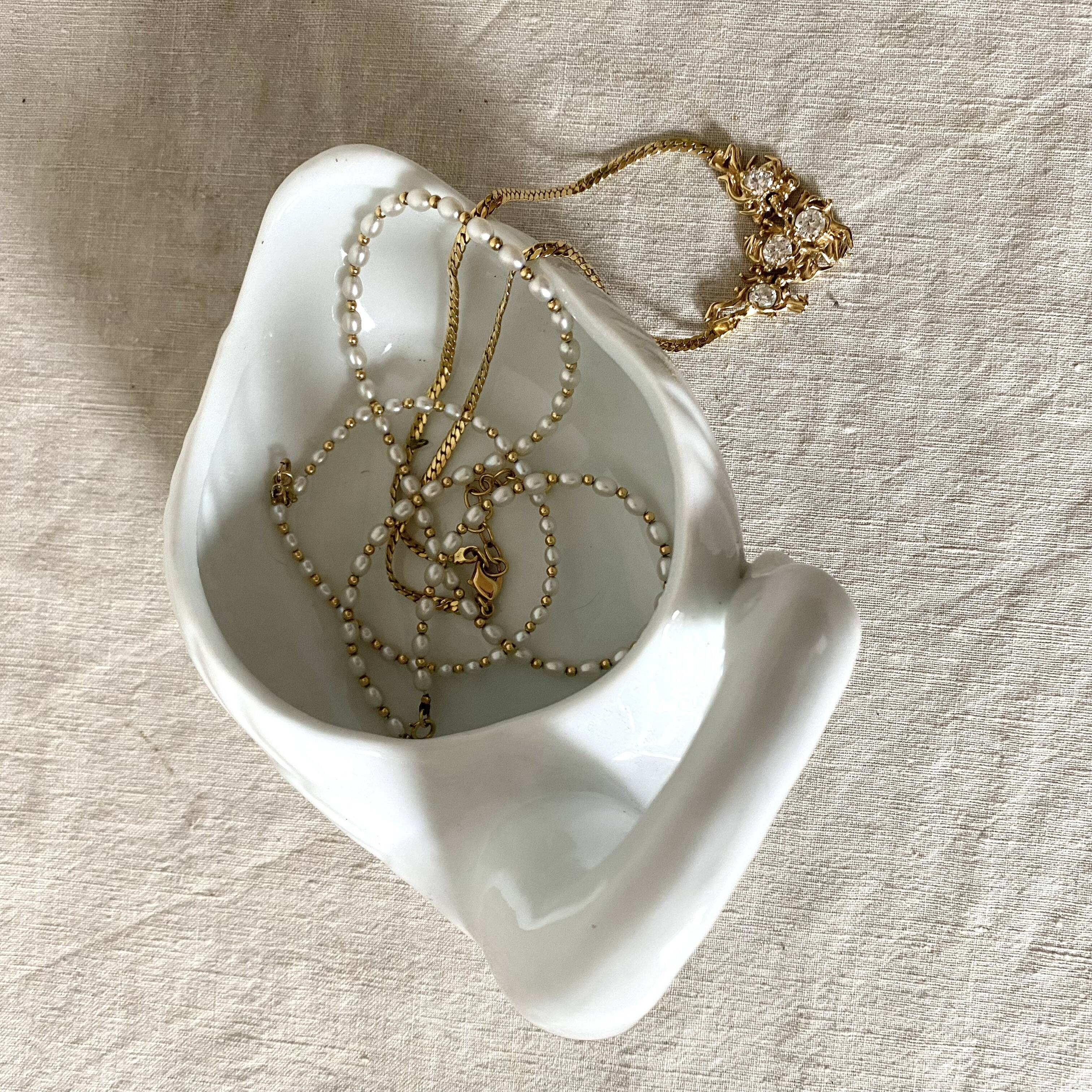 Vintage swan empty pocket