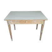 Farm table