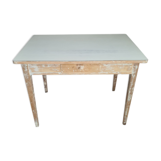 Farm table
