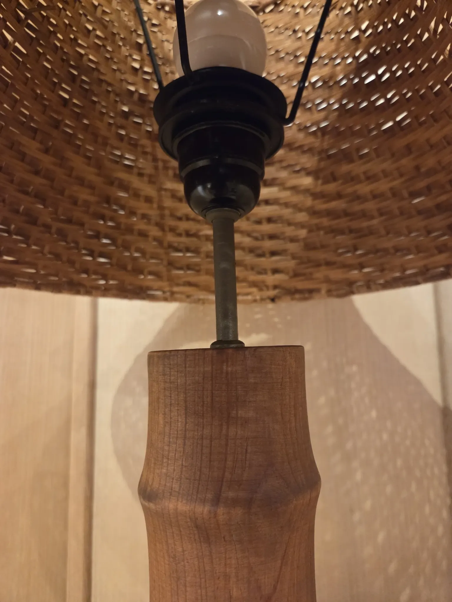 Wood and rattan lamp