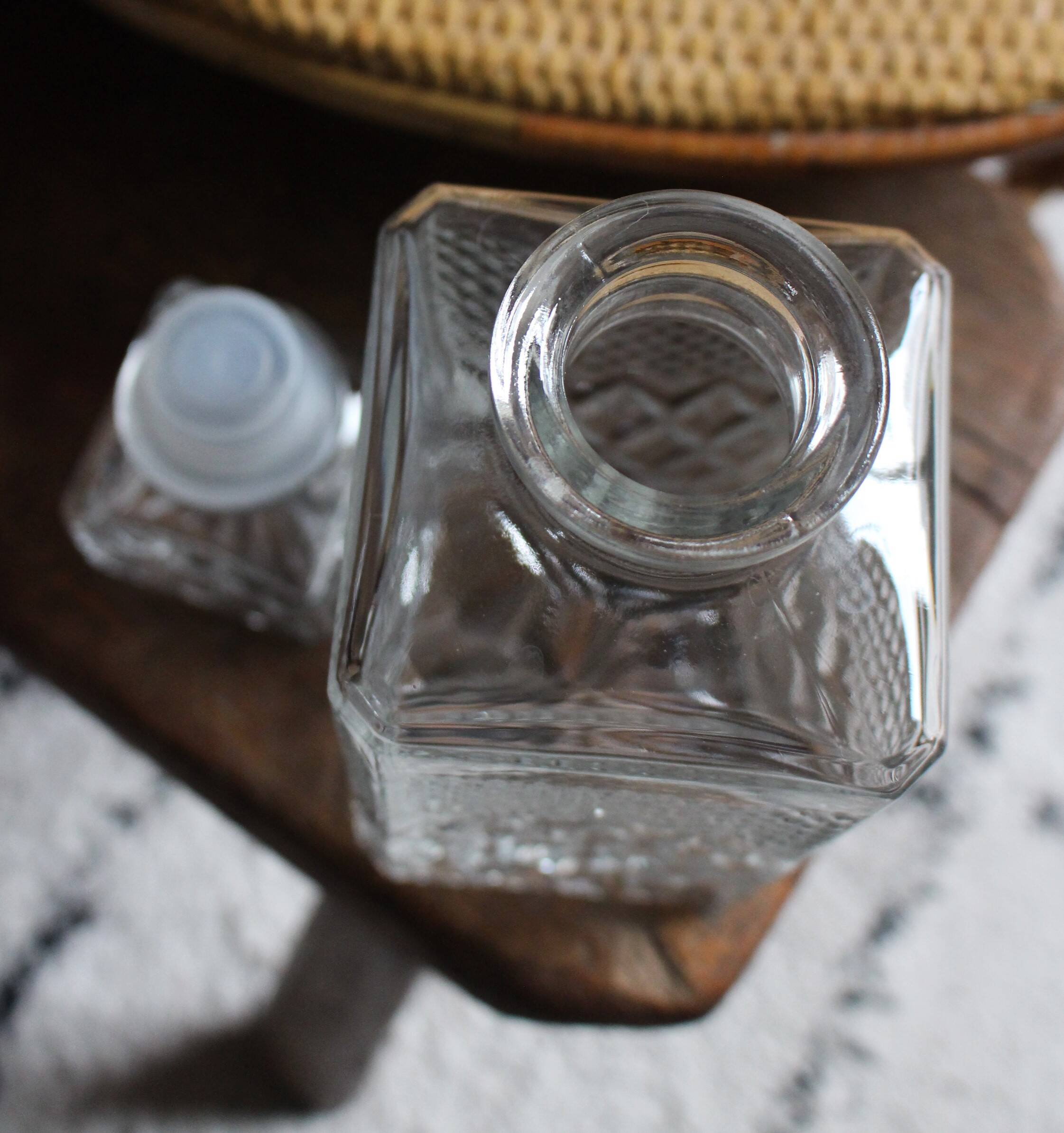 Crystal whiskey decanter square stopper
