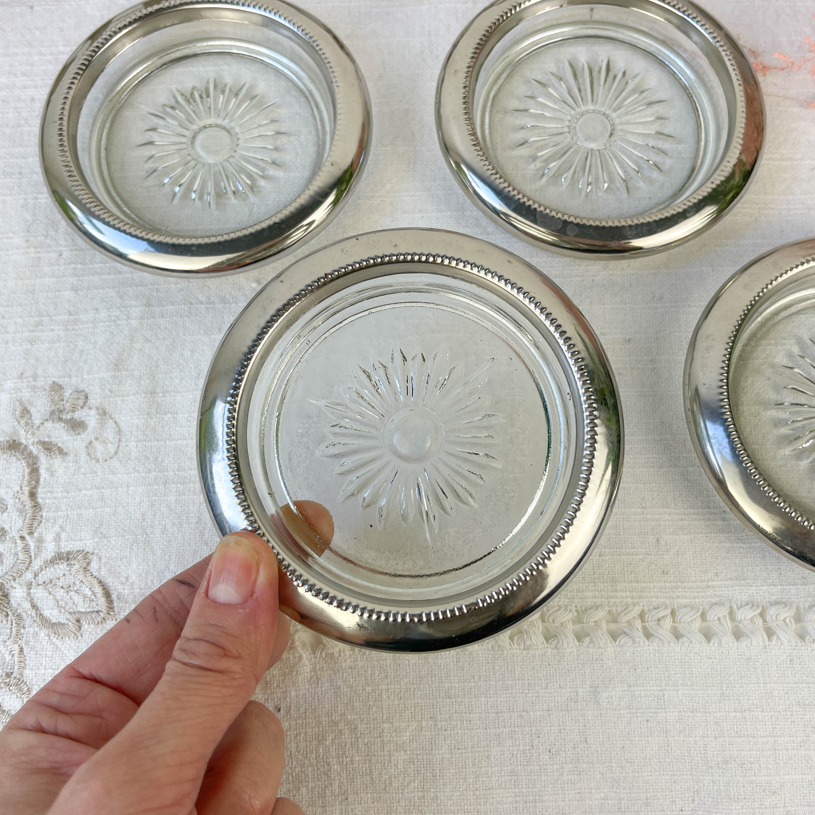 4 vintage glass coasters in glass and silver metal Leonard Silverplate style