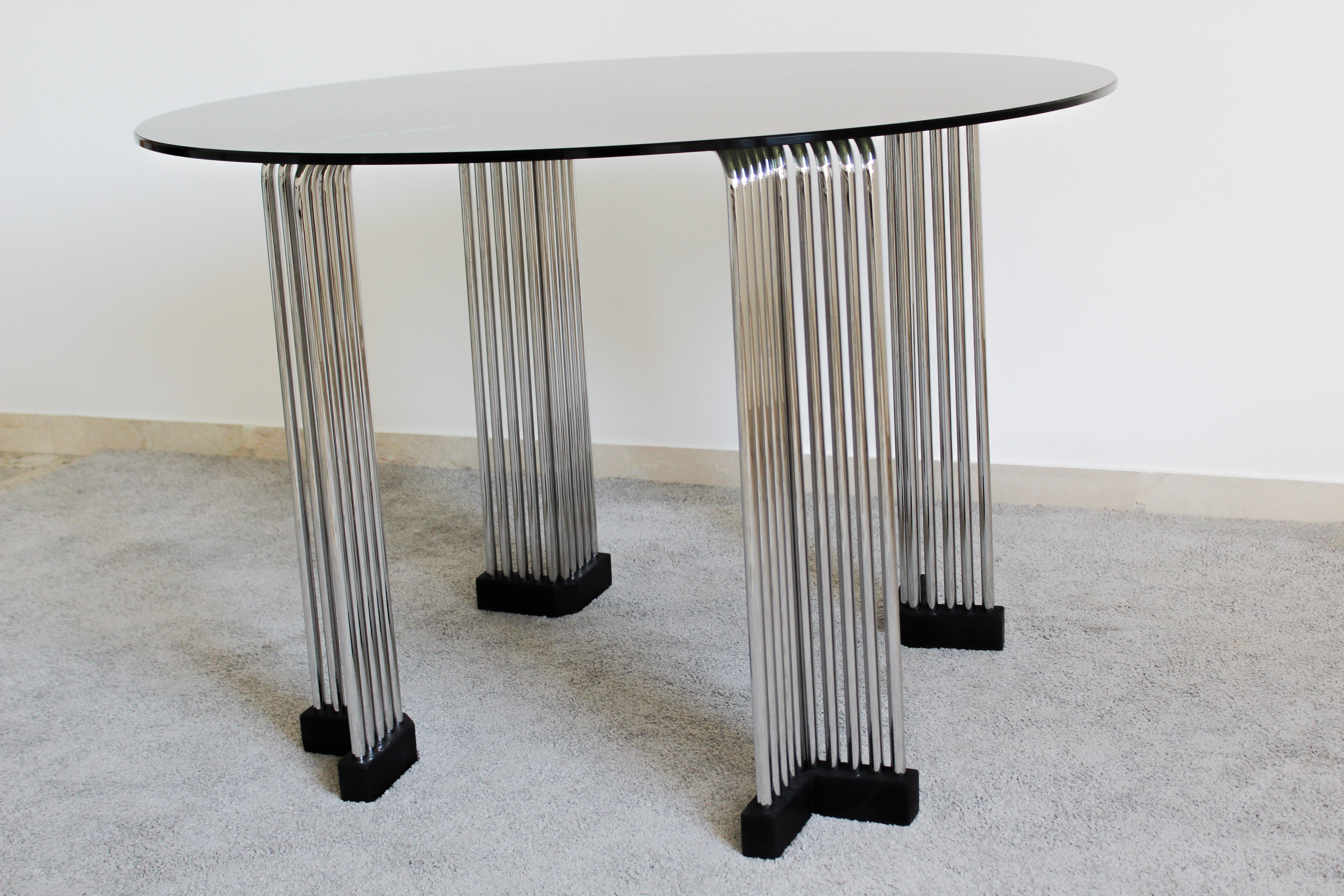 Chromed round round glass round rod table, Italy 1970s