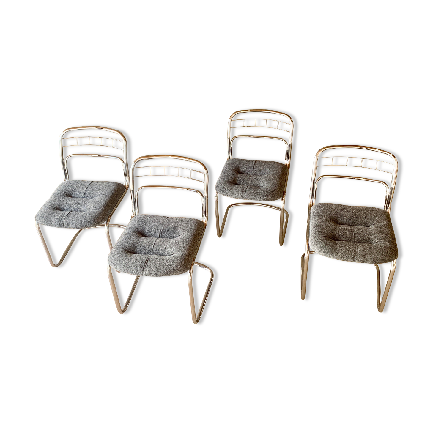 Chaises chromées avec assises retapissées