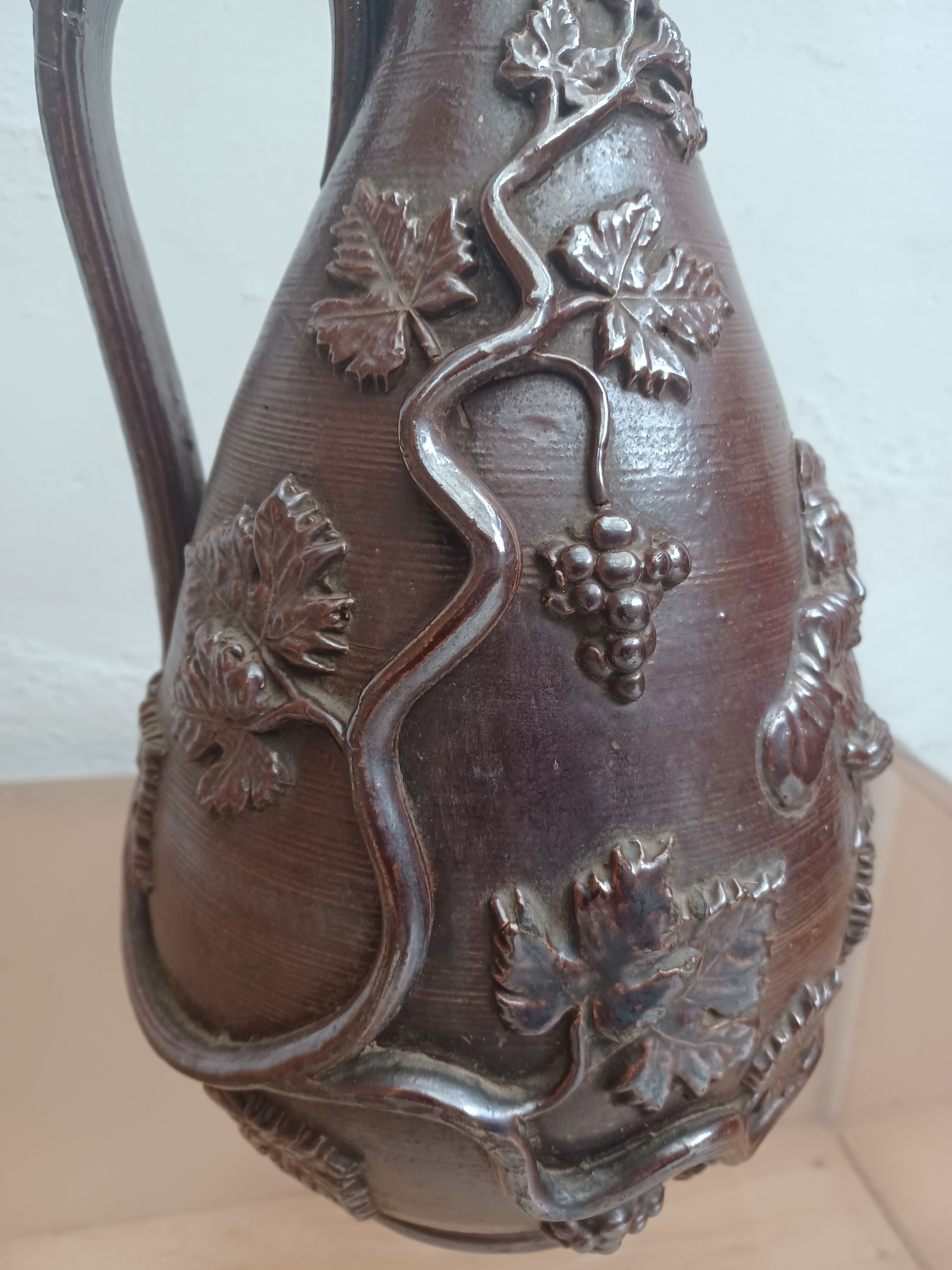 Wine pitcher