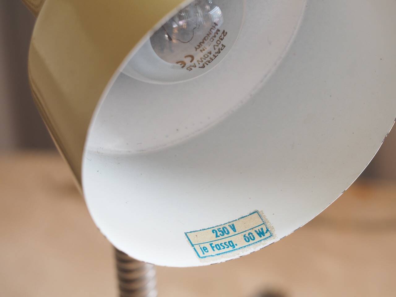 Lampe de bureau beige je fassg