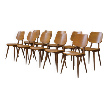 Set of 10 oak chairs from the 1960s.
