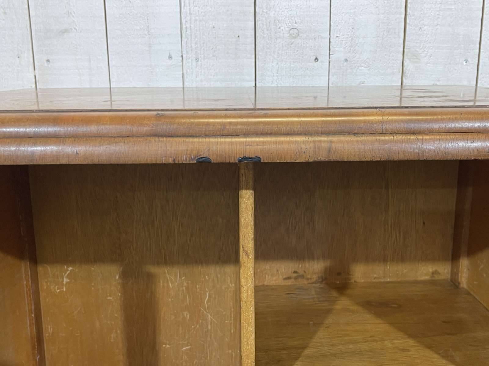 1950s English sideboard with drawers, Art Deco style, in walnut burl.