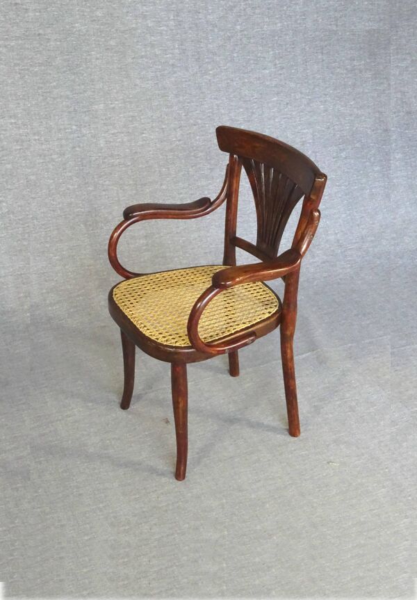 Fauteuil pour enfant THONET N°221 , 1900, cannage neuf
