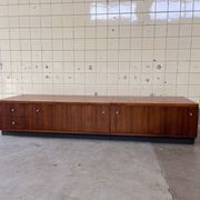 Meuble bas en palissandre vintage