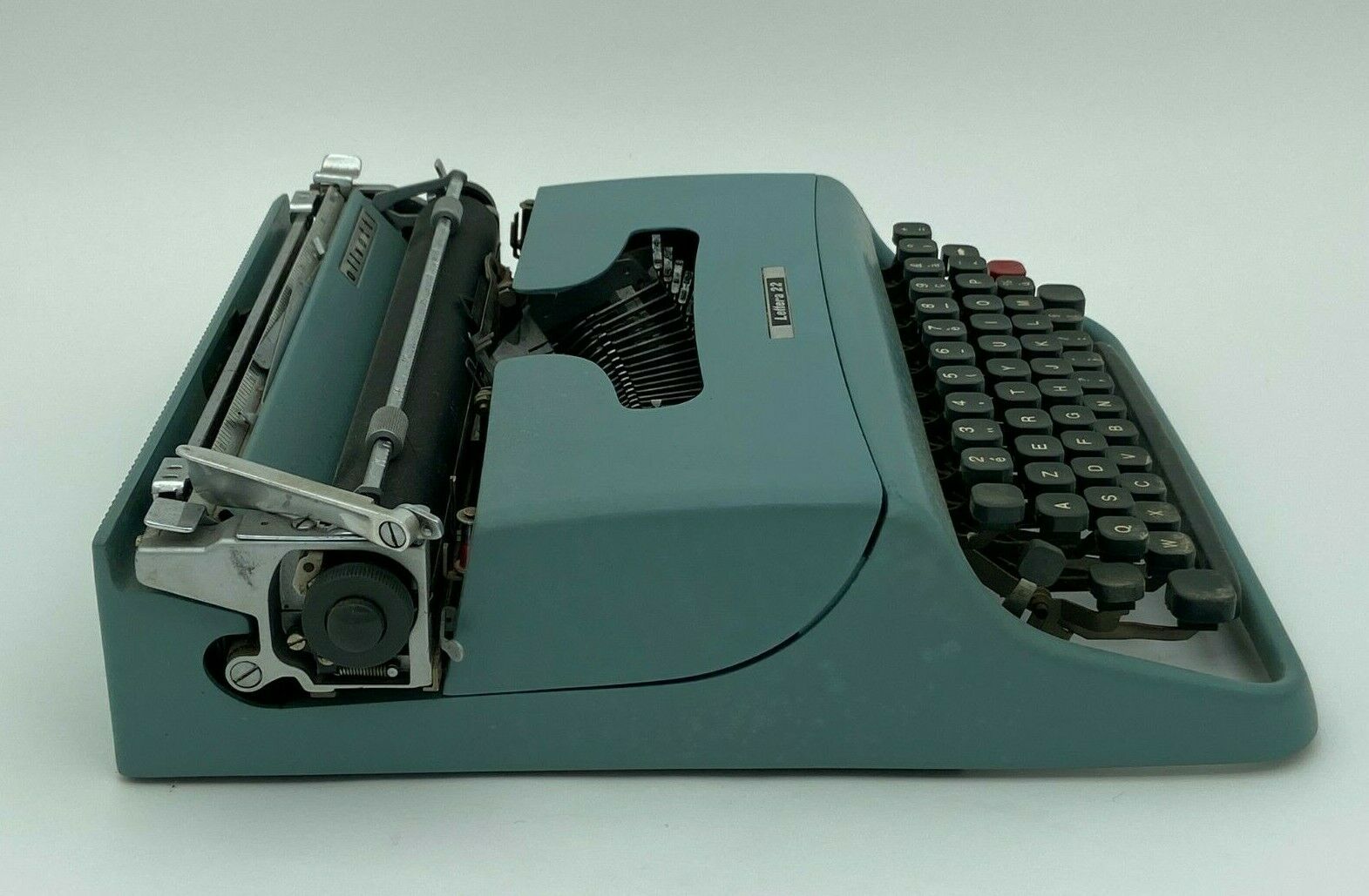 Machine a ecrire portative olivetti lettera 22 6 111 housse 1950 vintage