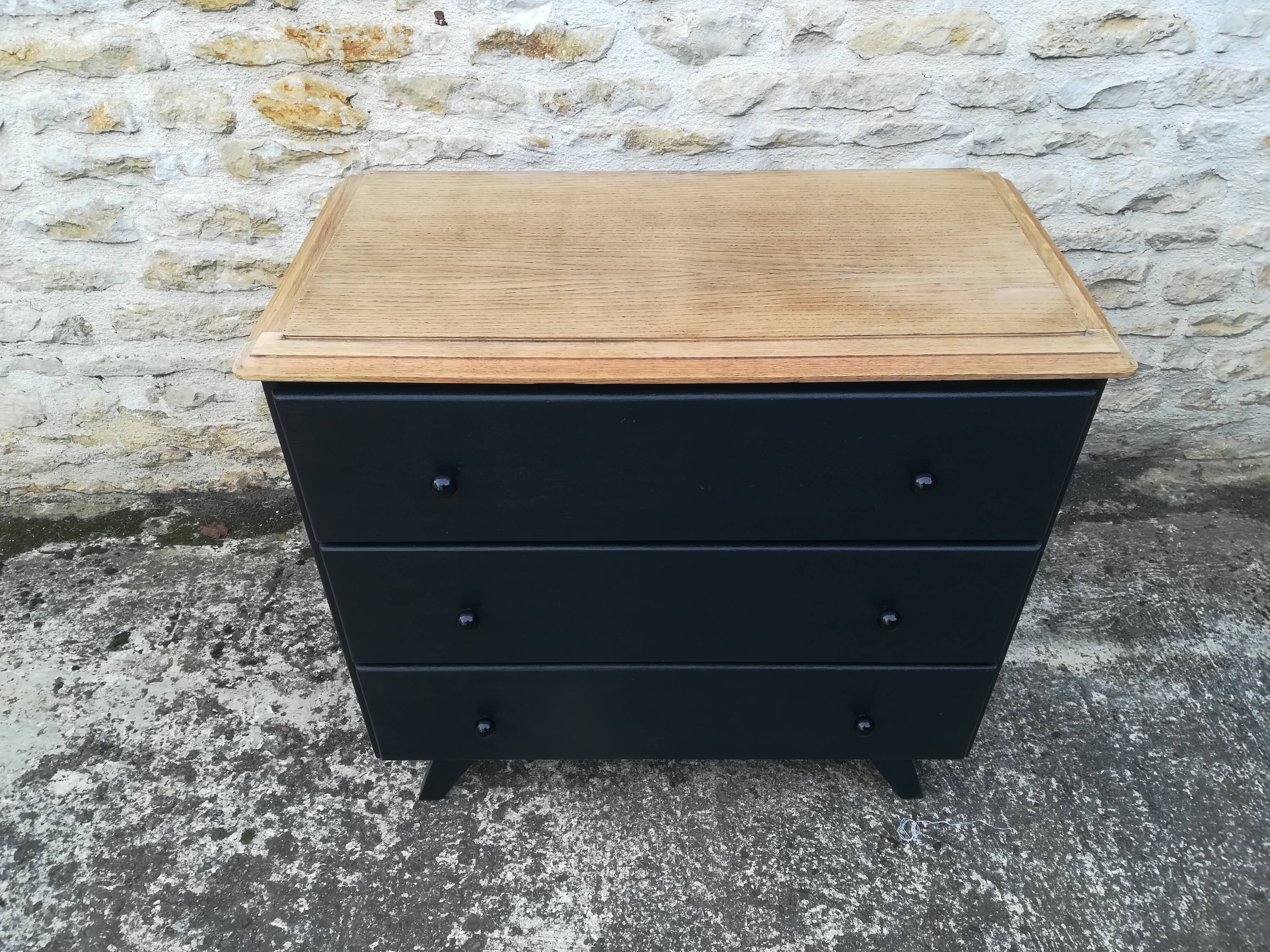 Vintage chest of drawers