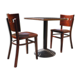 Bistro table and its two chairs