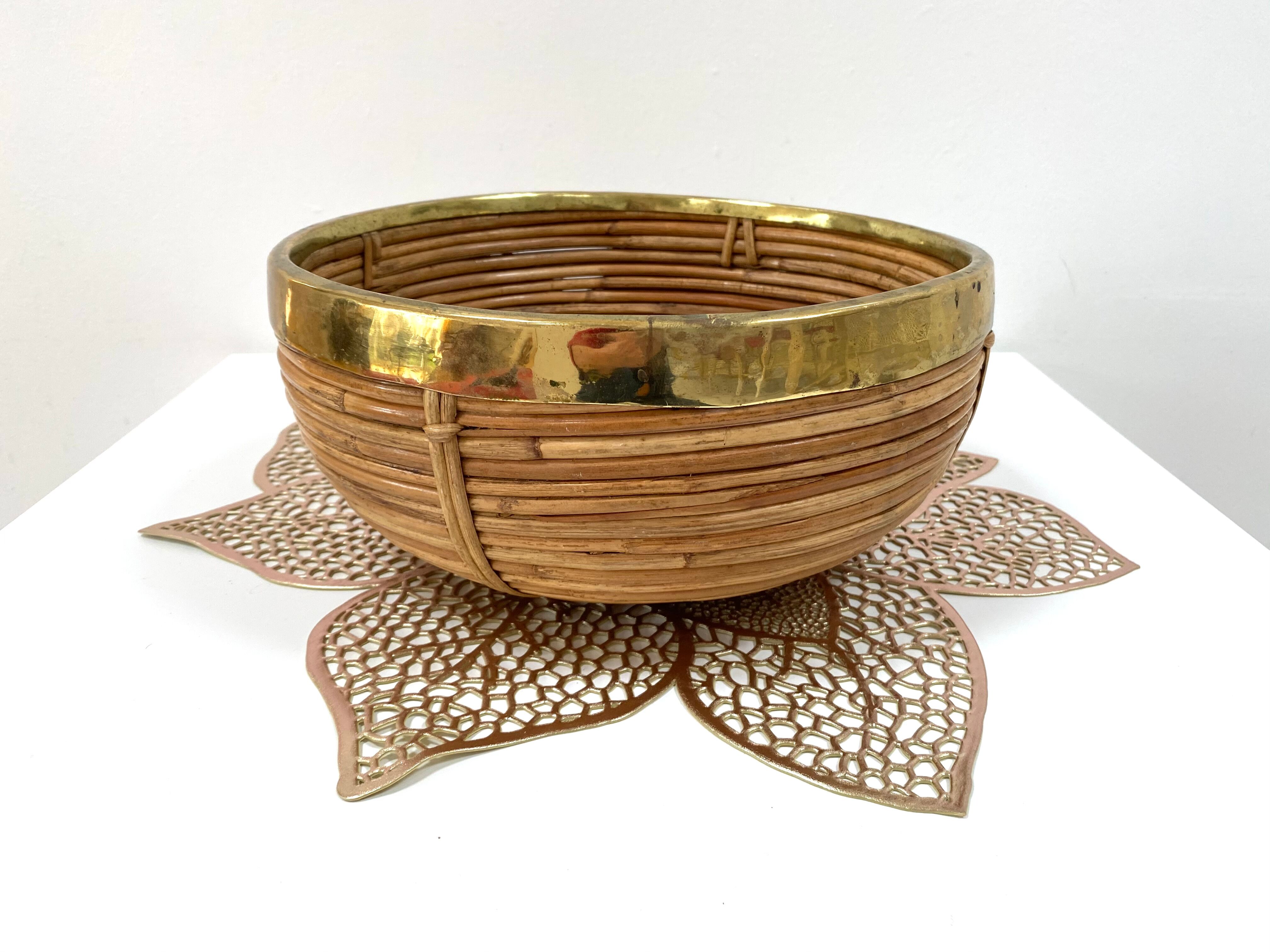 Basket in bamboo and brass from the 70s