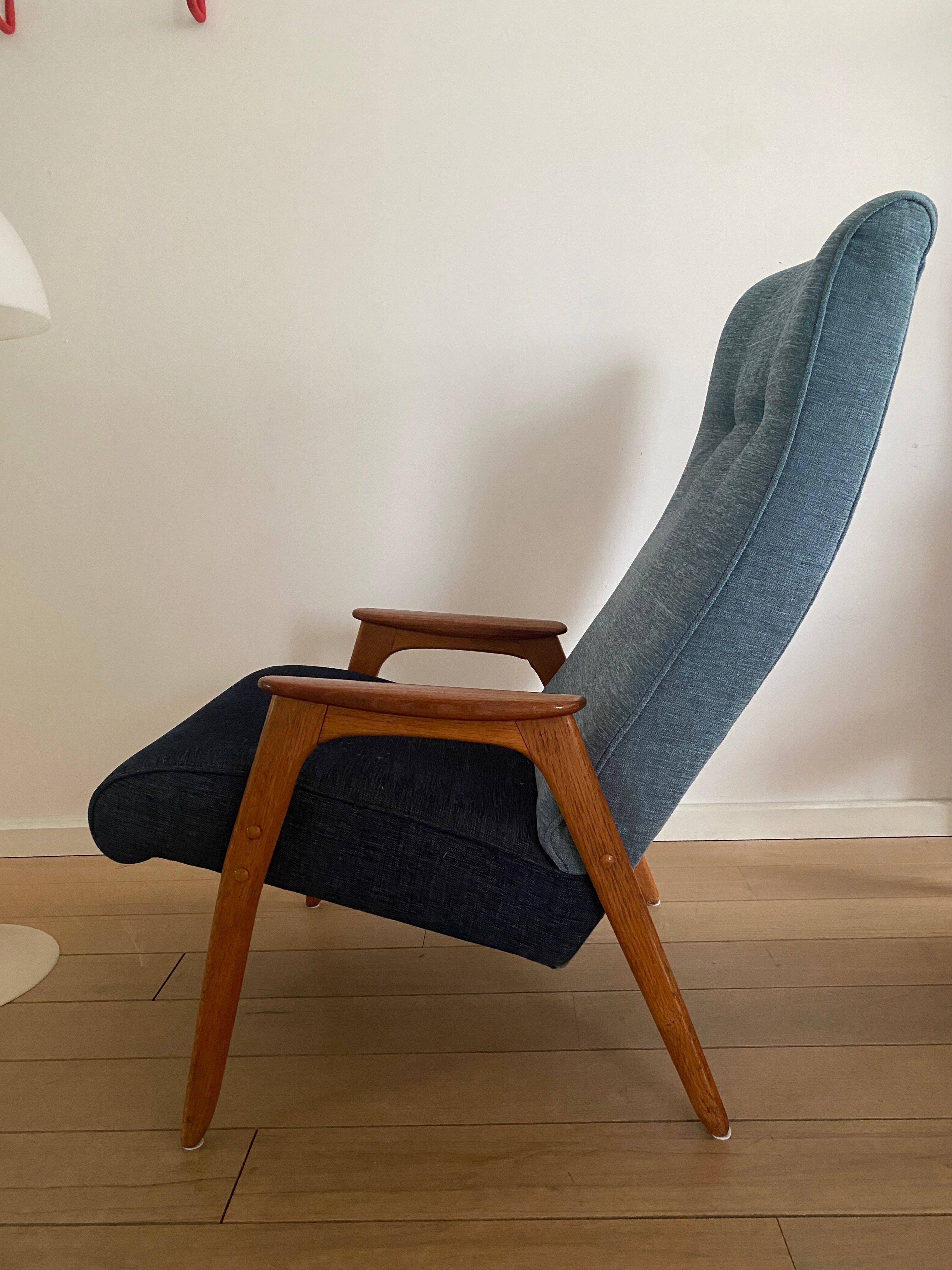 Vintage teak lounge chair